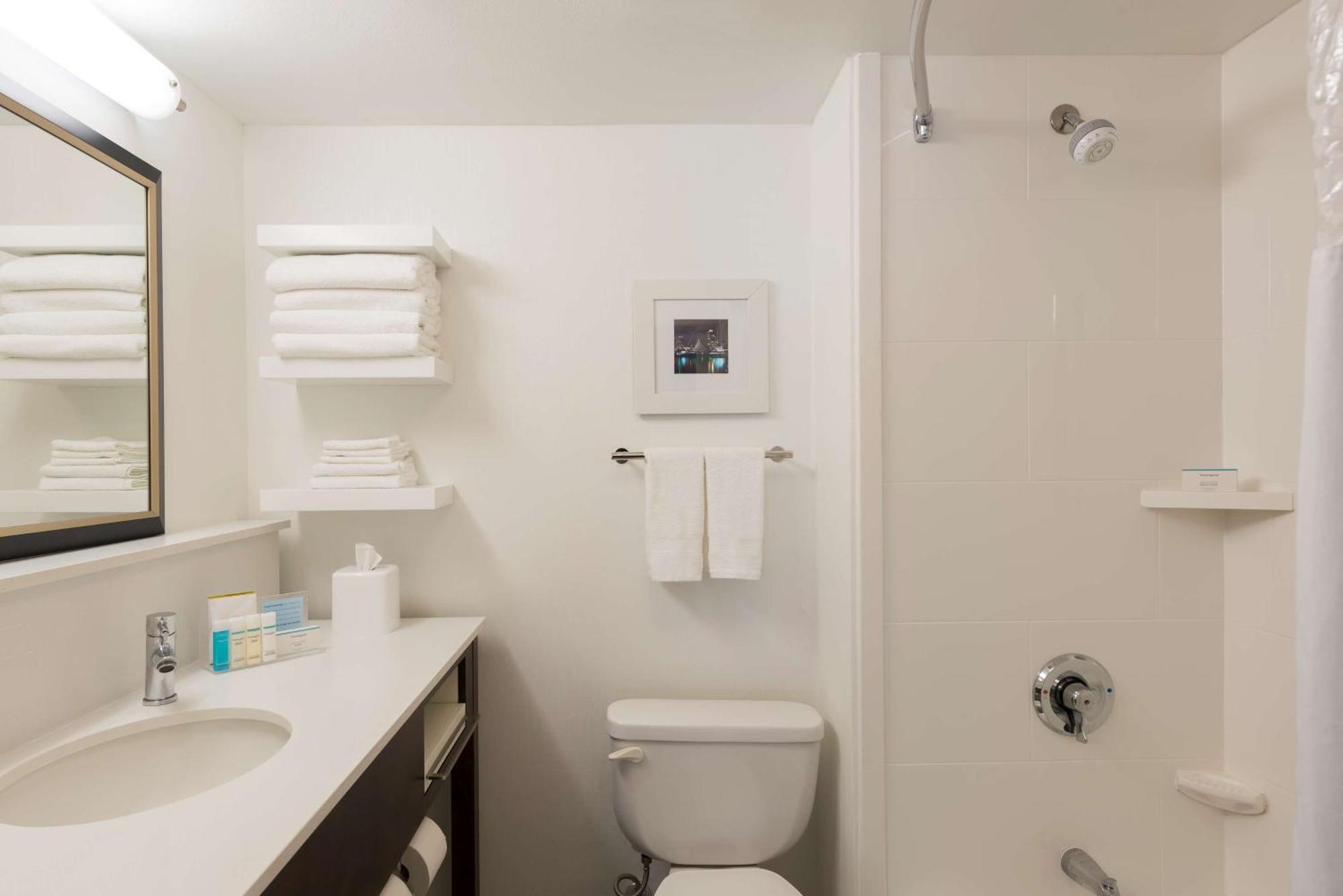 Hampton Inn Milwaukee Northwest Zewnętrze zdjęcie