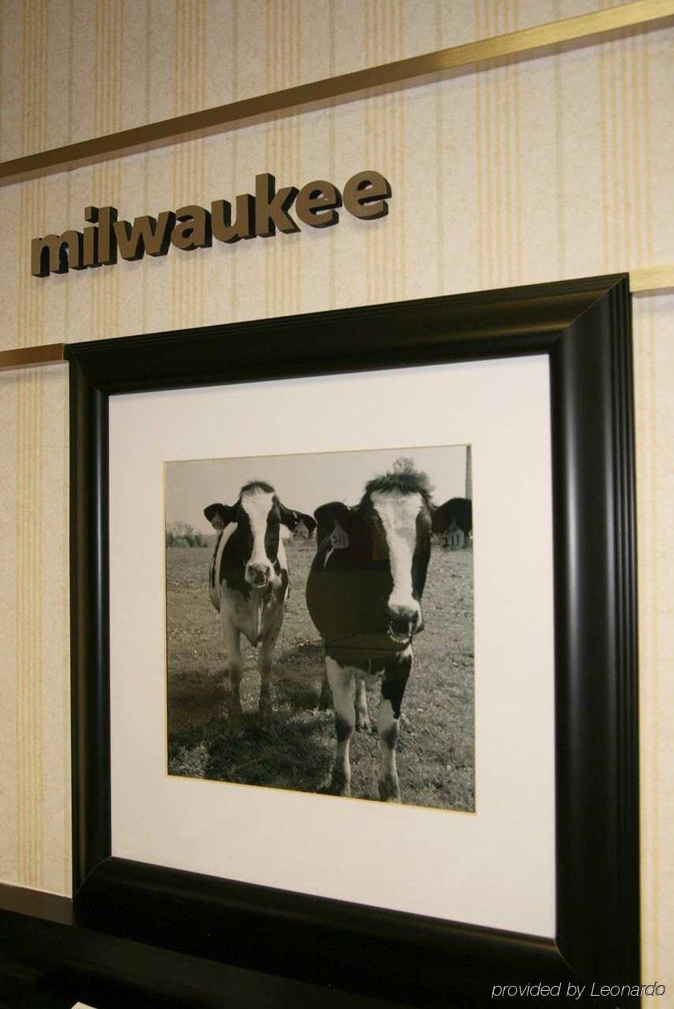 Hampton Inn Milwaukee Northwest Zewnętrze zdjęcie